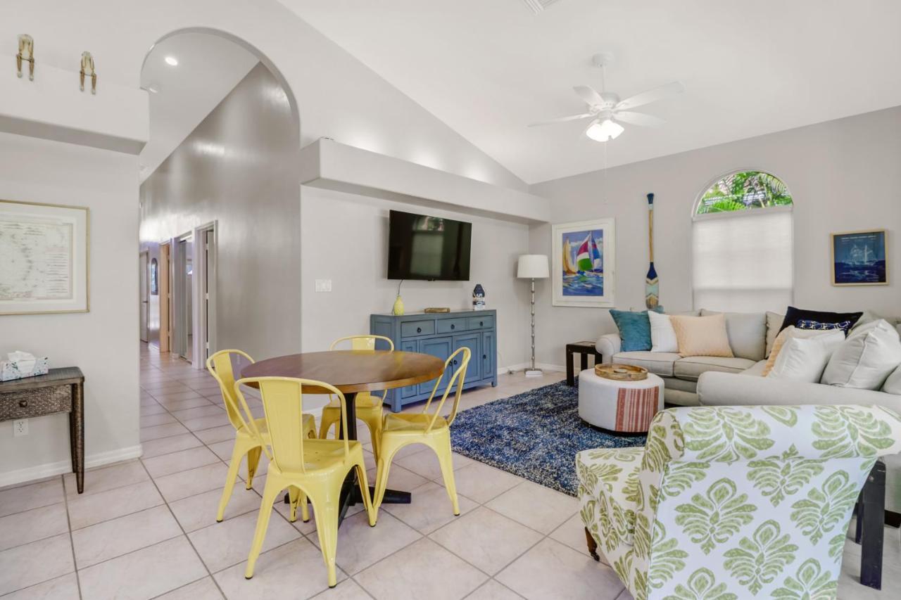Cozy Beach House - 5 Minutes From Vanderbilt Beach North North Naples Exterior foto